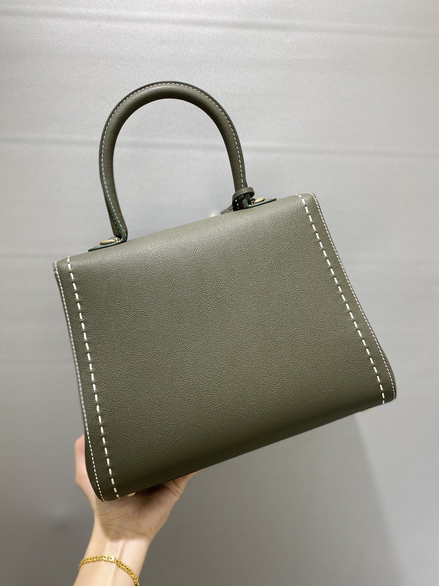 델보 브리앙 박스백 미듐